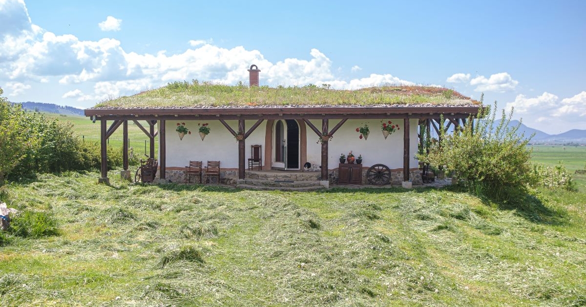 Szalmaház a Fiság mentén